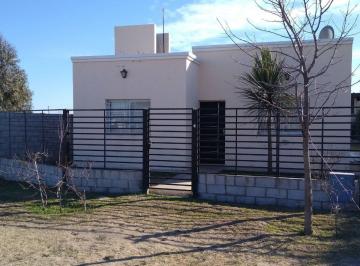 Casa · 90m² · 3 Ambientes · 1 Cochera · Vendo Casa con Pileta en Barrio Universitario