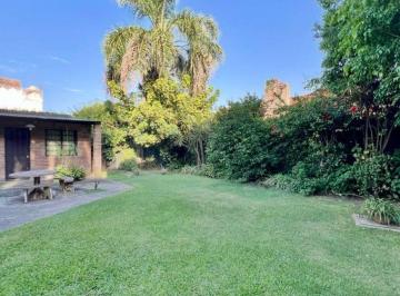 Casa · 260m² · 4 Ambientes · 2 Cocheras · Venta Casa con Local Jardin y Cochera Don Torcuato