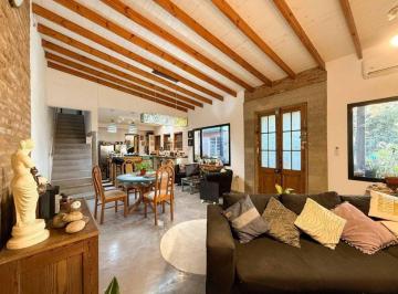 Casa · 298m² · 7 Ambientes · 4 Cocheras · Casa en Venta 5 Dorm. con Parque