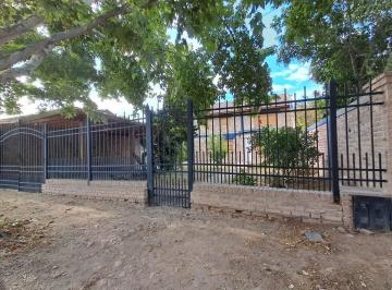 Casa · 117m² · 5 Ambientes · 1 Cochera · Venta de Casa Excelente Ubicación