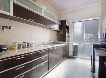PH · 142m² · 3 Ambientes · 1 Cochera · Venta PH 4 Amb. con Terraza y Cochera - Avellaneda