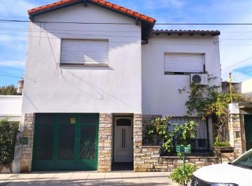 Casa · 5 Ambientes · 2 Cocheras · Casa en Villa Martelli