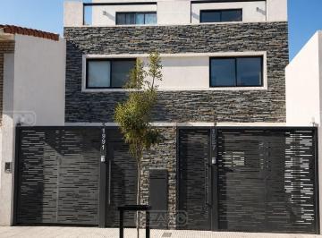 Casa · 110m² · 4 Ambientes · 1 Cochera · Casa Dúplex en Venta en Florida, Vicente López, G. B. a. Zona Norte