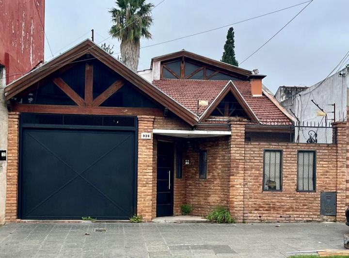 Casa · 190m² · 6 Ambientes · 1 Cochera
