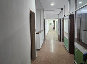 Oficina comercial · 270m² · 6 Ambientes · Alquiler Venta Local Oficina Alberdi