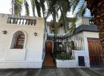 Casa · 386m² · 6 Ambientes · 1 Cochera · Casa en General San Martin