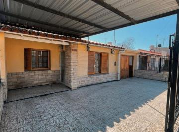 Casa · 100m² · 6 Ambientes · 2 Cocheras · Venta de Casa en Barrio Aeronáutico – Las Heras