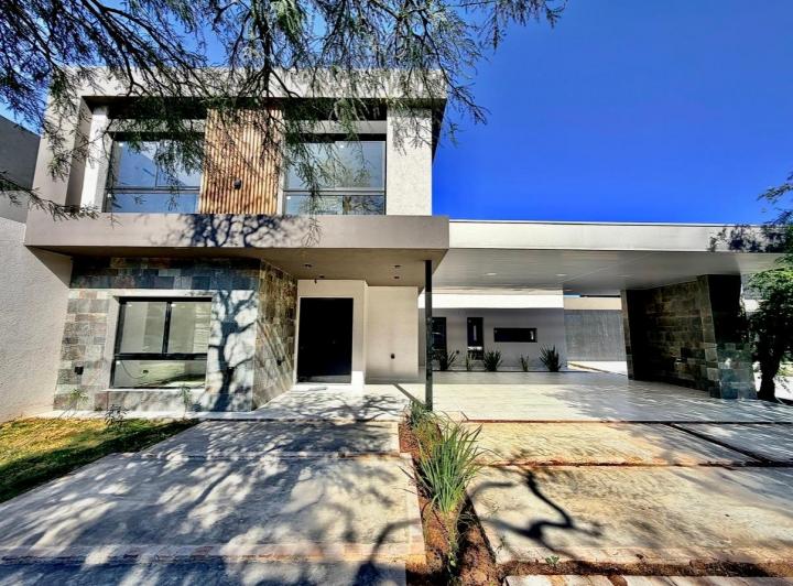 Casa · 350m² · 7 Ambientes · 2 Cocheras