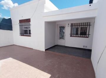 Casa · 120m² · 6 Ambientes · 1 Cochera · Casa con Patio y Cochera Dos Dorm.. Excelente Oportunidad