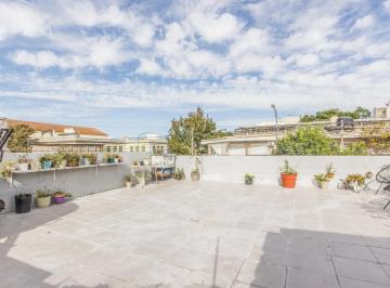Casa · 105m² · 3 Ambientes · En Venta. Velez Sarfield. Casa Lote Propio + Local. 3 Amb. Terraza Propia.