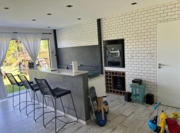 Casa · 200m² · 5 Ambientes · 2 Cocheras · Venta Casa Villanueva 1 Planta 5 Amb Moderna