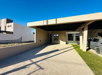 Casa de 3 ambientes, Córdoba · Duplex Dos Dorm + Pileta + Cochera Doble! Imperdible.