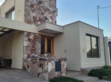 Casa de 10 ambientes, Maipú · Rocha Negocios Inmobiliarios Vende | Casa de Categoría | Villa Michelo, Maipú | Apta Crédito