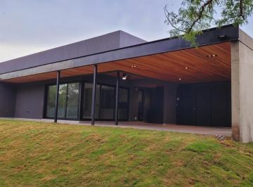 Casa · 370m² · 8 Ambientes · 2 Cocheras · Casa en Venta en Estancia El Terrón, Mendiolaza | 3 Dorm. | Categoría Premium