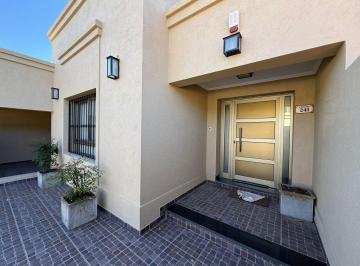 HOG-HOG-1346_2 · Areco - Alquiler Casa Impecable 2 Hab con Jardin