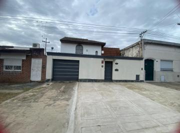Casa · 135m² · 4 Ambientes · 1 Cochera · Casa en Venta