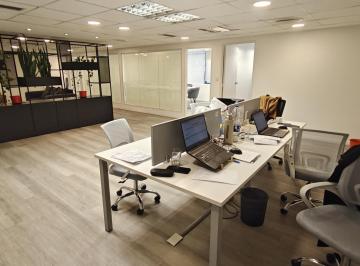 Oficina comercial · 210m² · 2 Cocheras · Oficina en Alquiler en Plaza San Martin Lista Para Entrar