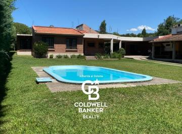 Casa · 233m² · 8 Ambientes · 2 Cocheras · Casa en Vaqueros Facil Acceso