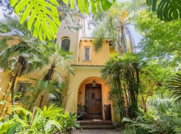 Casa · 613m² · 9 Ambientes · 3 Cocheras · Casa en Venta en Punta Chica