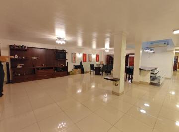 Casa · 6 Dormitorios · 4 Cocheras · Casa en Alquiler - Barrio Norte
