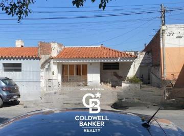 Casa · 262m² · 4 Ambientes · Casa a Reciclar, Ubicación Privilegiada