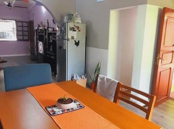 Casa · 100m² · 4 Ambientes · 1 Cochera · Casa en Venta