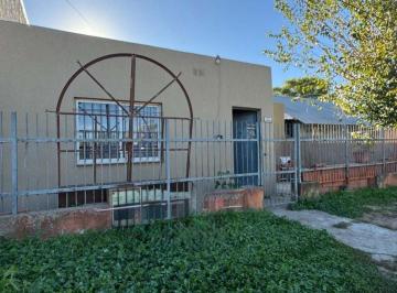 Casa · 127m² · 4 Ambientes · Venta Casa 4 Ambientes con Quincho Lavadero Lujan