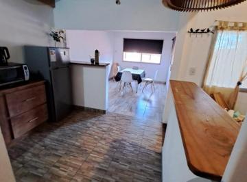 Casa · 131m² · 3 Dormitorios · 2 Cocheras · Venta - Apto Credito - Casa de 3 Plantas con Cochera, Permuta X Auto - Leandro Alem, Misiones