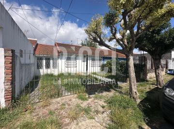 Casa · 160m² · 3 Ambientes · 1 Cochera · Venta Casa 3 Ambientes en Berazategui