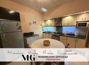 Casa · 190m² · 4 Ambientes · Casa Venta - Lanus Oeste
