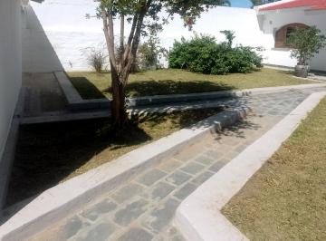 Casa de 5 ambientes, Pilar · Casa en Venta de 3 Dorm. en Pilar, Córdoba – Amplios Ambientes y Gran Terreno
