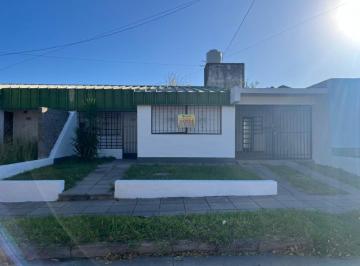 Casa de 4 ambientes, Córdoba · Rosedal Anxo. 2 Dorm., Excelente, Cochera y Patio. Apto Credito