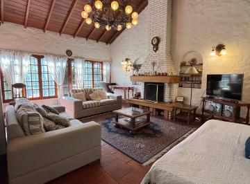 Casa · 30m² · 3 Ambientes · 2 Cocheras · Venta Casa Barrio El Trebol 2625 m² Quincho Piscina
