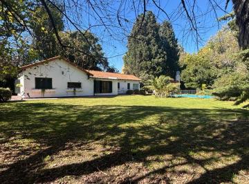 Casa · 30m² · 3 Ambientes · 2 Cocheras · Venta Casa Barrio El Trebol 2625 m² Quincho Piscina