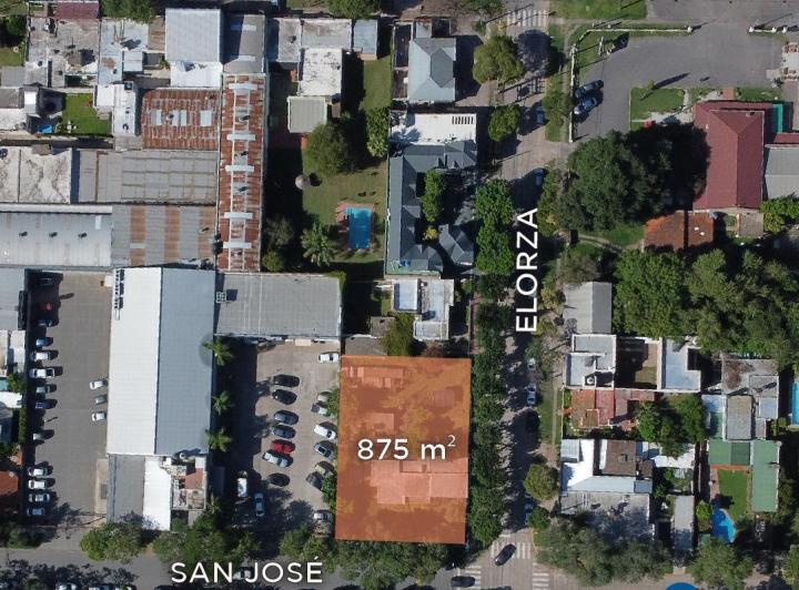 Terreno · 875m²