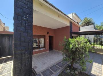 Casa · 377m² · 10 Ambientes · 2 Cocheras · Venta - Casa de 3 Pisos - Gran Ubicación