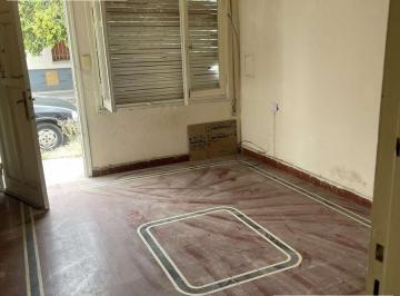 Casa · 90m² · 4 Ambientes · Queres Hacer Flipping? Casa Barata! a Refaccionar!
