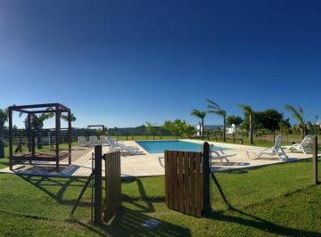 Casa · 159m² · 4 Ambientes · 4 Cocheras · Venta Lote con Obra en La Enriqueta, La Plata