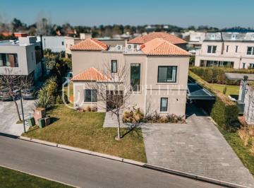 Casa · 286m² · 4 Dormitorios · Casa en Venta de 4 Dorm. en Ayres Plaza