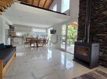 Casa · 246m² · 8 Ambientes · Casa en Venta Bariloche