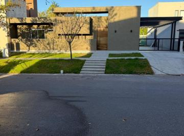 Casa de 6 ambientes, General Gutiérrez · Casa en Venta en Viñas del Torreón
