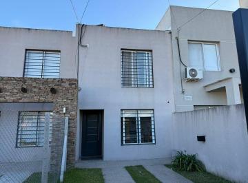 Casa · 67m² · 3 Ambientes · 1 Cochera · Oportunidad El Trébol | Dúplex Funcional con Patio y Cochera