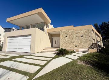 Casa · 690m² · 6 Ambientes · Casa en Venta a Estrenar Barrio Cerrado Los Castores Nordelta Impacable