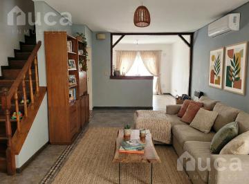Casa · 120m² · 5 Ambientes · 2 Cocheras · Casa a La Venta con Jardín y Pileta en Boulogne - Barrio Malvinas Apto Crédito