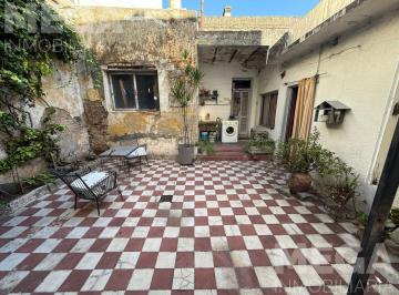 Casa · 197m² · 5 Ambientes · 1 Cochera · Pellegrini 379. Casa en Venta a Refaccionar