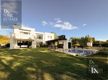 Casa · 515m² · 5 Ambientes · 2 Cocheras · Casa - Venta - 4 Dorm. - Barrio La Vacherie - Luján de Cuyo - Mendoza - Vista a La Cancha de Gol
