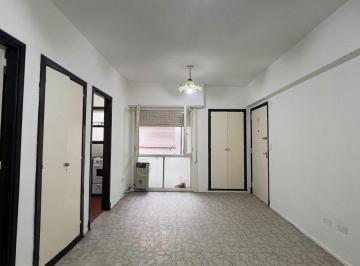 Departamento · 24m² · 1 Ambiente · Alquiler Monoambiente Centro Interno Luminoso