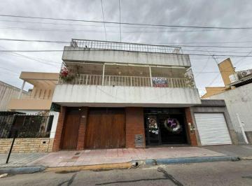 Casa de 5 ambientes, Avellaneda · Casa con Local en Venta en El Corazón de Wilde Centro!