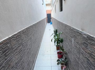 Casa · 160m² · 4 Ambientes · Casa Interna Unica de Tres Dorm. con Patio