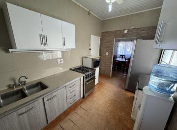 PH · 101m² · 3 Ambientes · 1 Cochera · PH en Banfield Oeste